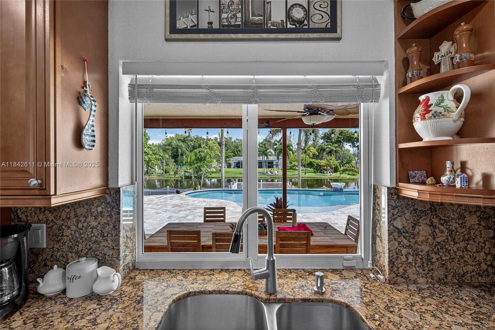 Small Image of 10751 SOUTH WEST 26TH CT, Davie Number 19