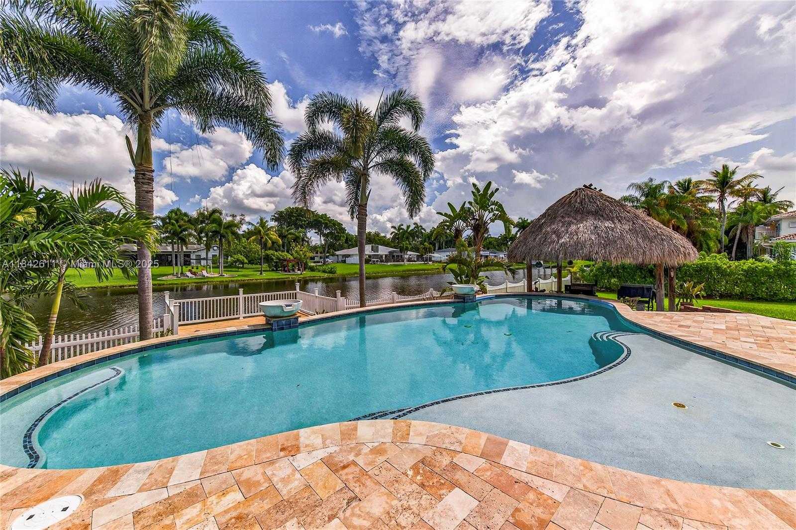 Small Image of 10751 SOUTH WEST 26TH CT, Davie Number 2