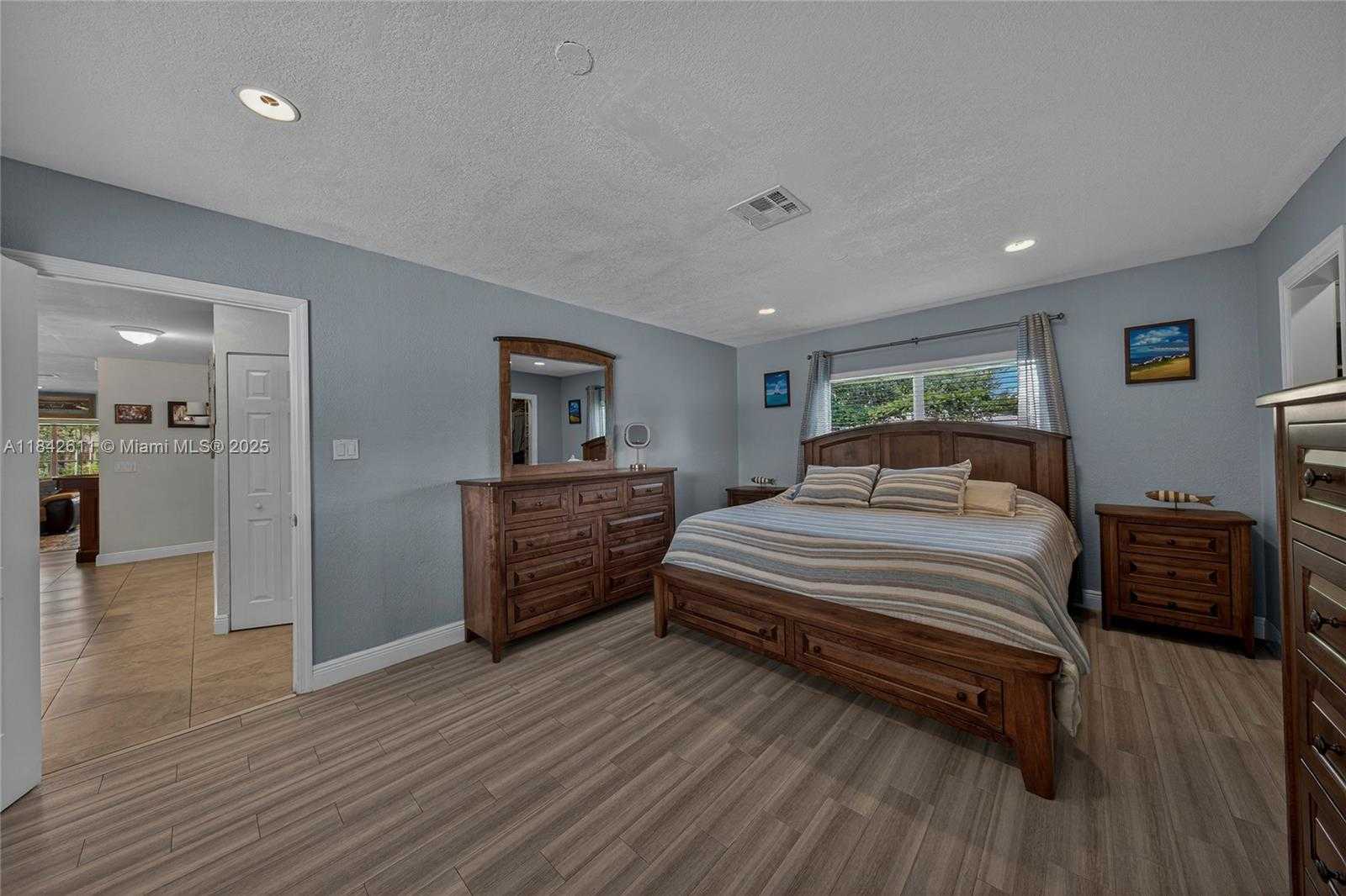 Small Image of 10751 SOUTH WEST 26TH CT, Davie Number 25