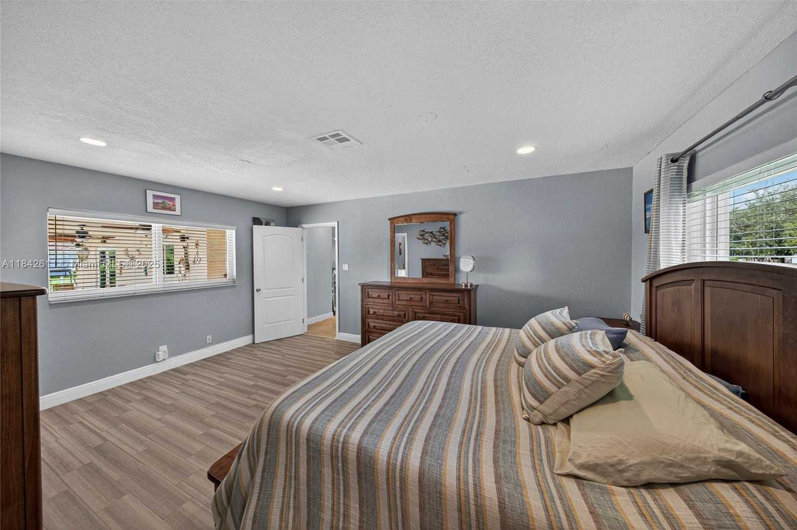 Small Image of 10751 SOUTH WEST 26TH CT, Davie Number 27