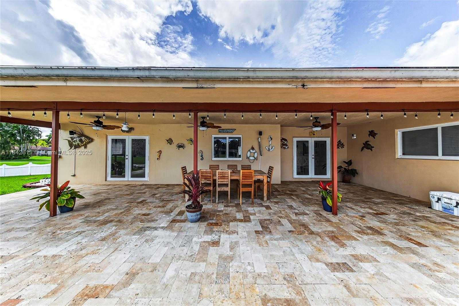 Small Image of 10751 SOUTH WEST 26TH CT, Davie Number 38