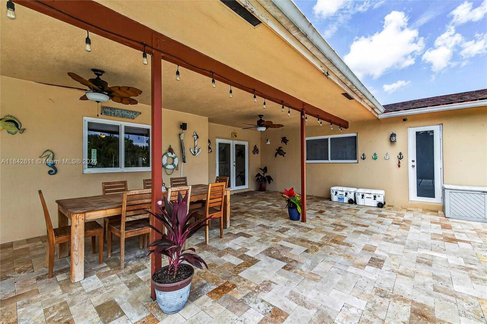 Small Image of 10751 SOUTH WEST 26TH CT, Davie Number 39