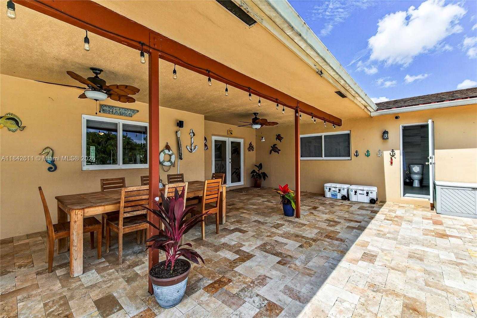 Small Image of 10751 SOUTH WEST 26TH CT, Davie Number 40