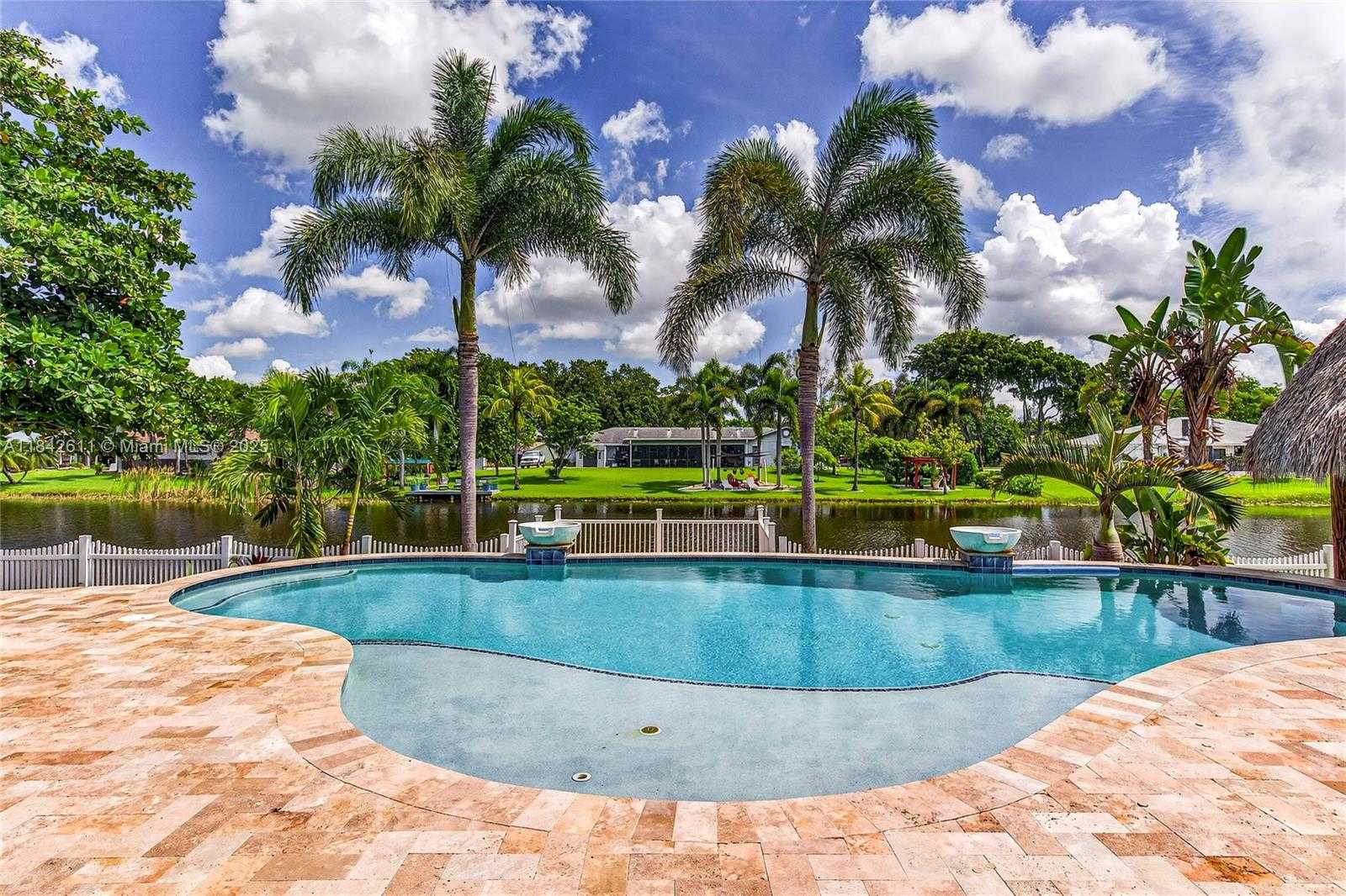 Small Image of 10751 SOUTH WEST 26TH CT, Davie Number 44