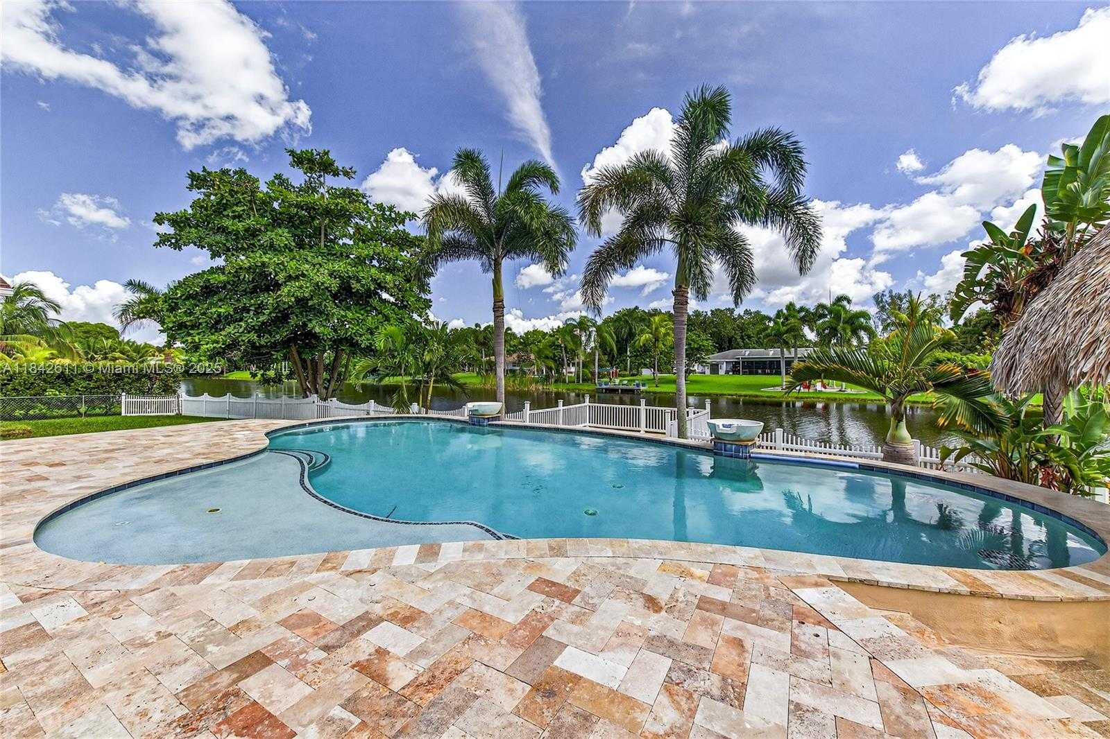 Small Image of 10751 SOUTH WEST 26TH CT, Davie Number 45