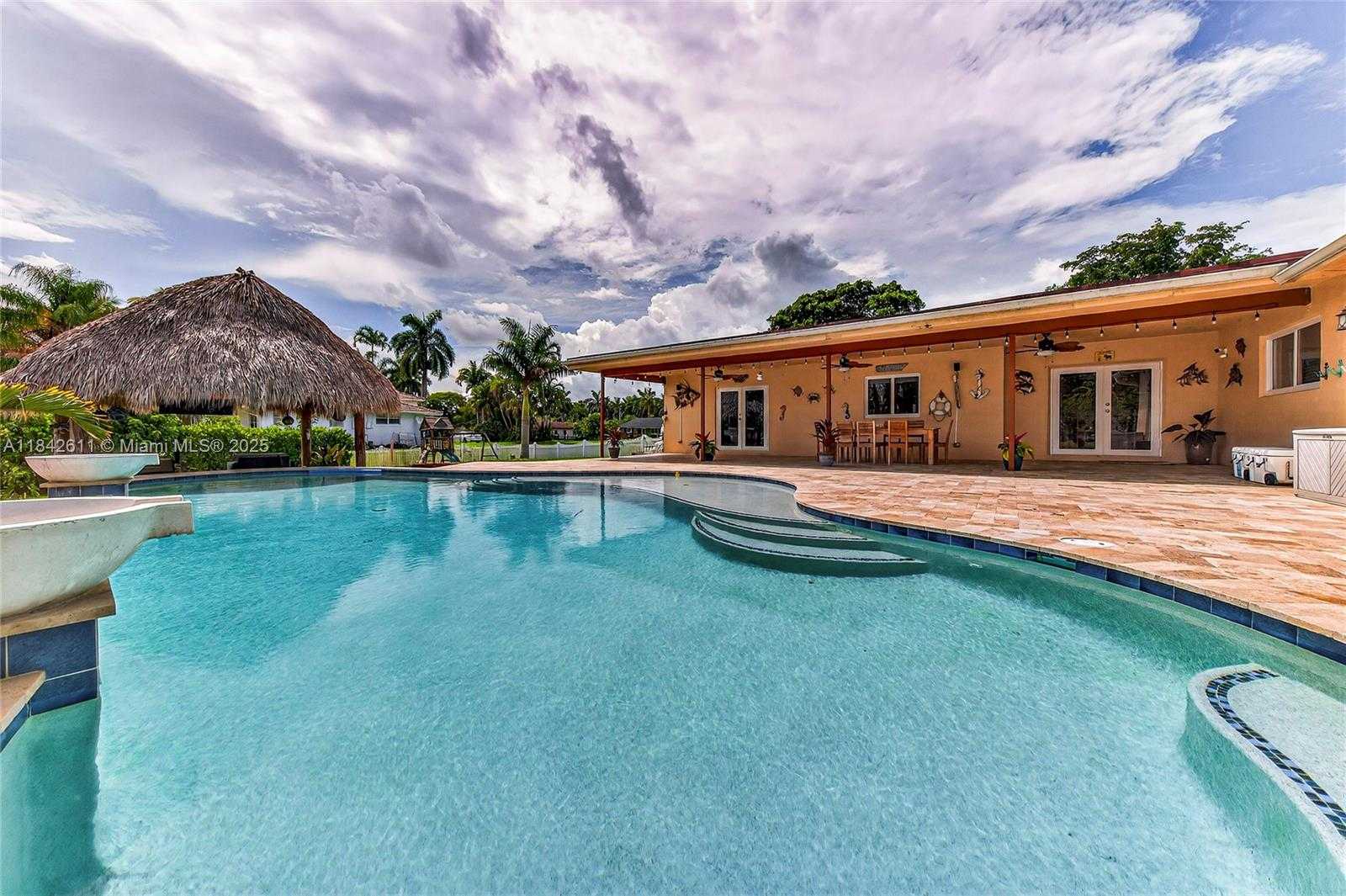 Small Image of 10751 SOUTH WEST 26TH CT, Davie Number 47