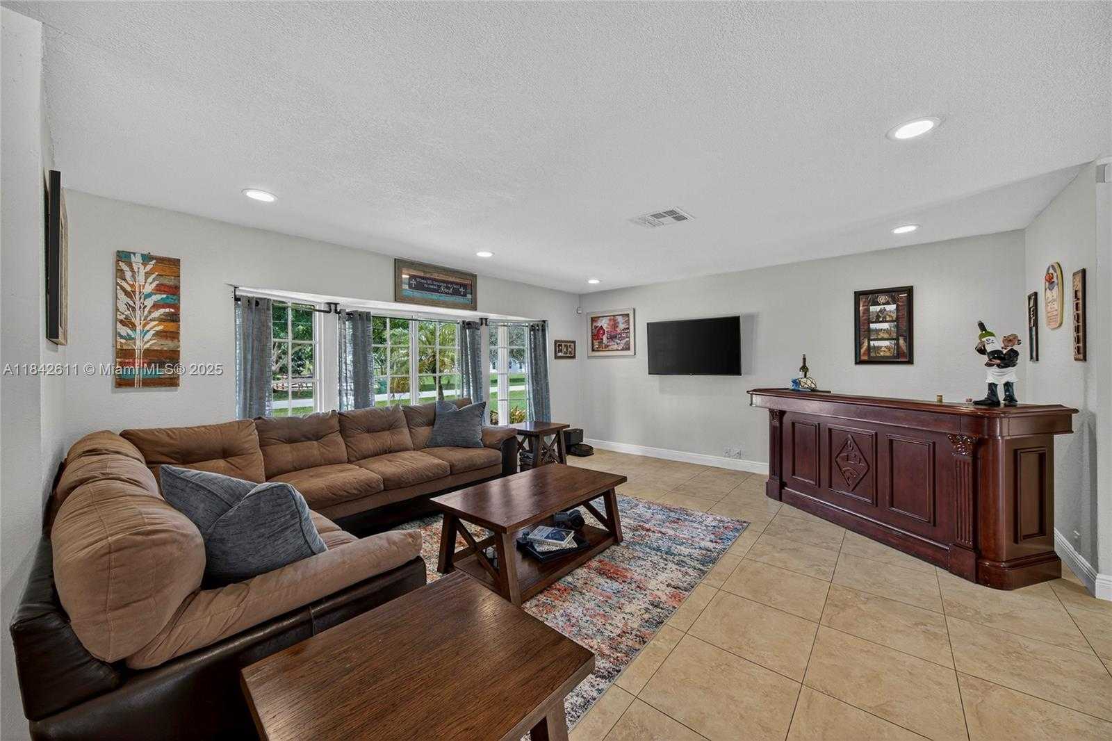 Small Image of 10751 SOUTH WEST 26TH CT, Davie Number 5