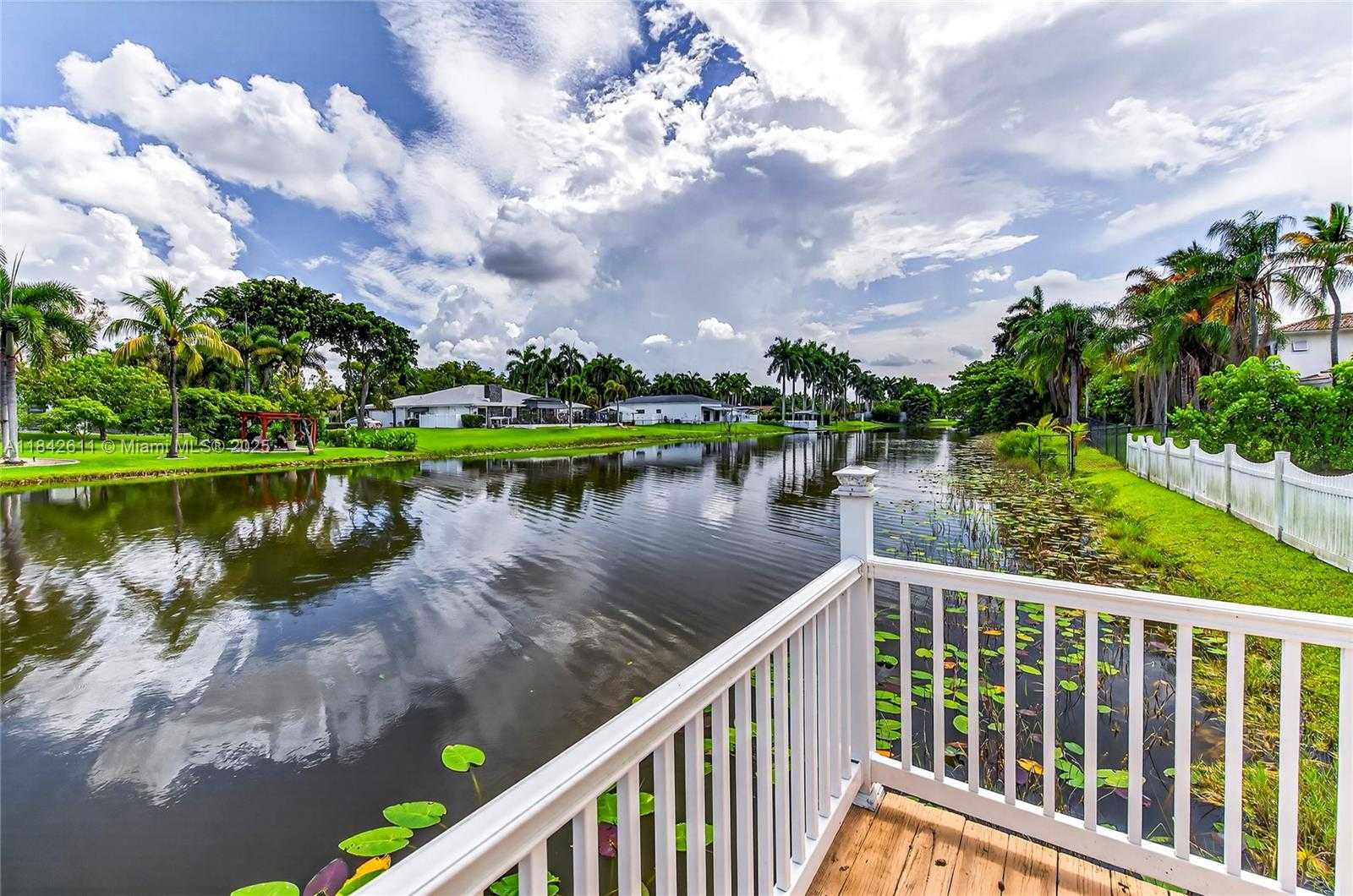 Small Image of 10751 SOUTH WEST 26TH CT, Davie Number 55