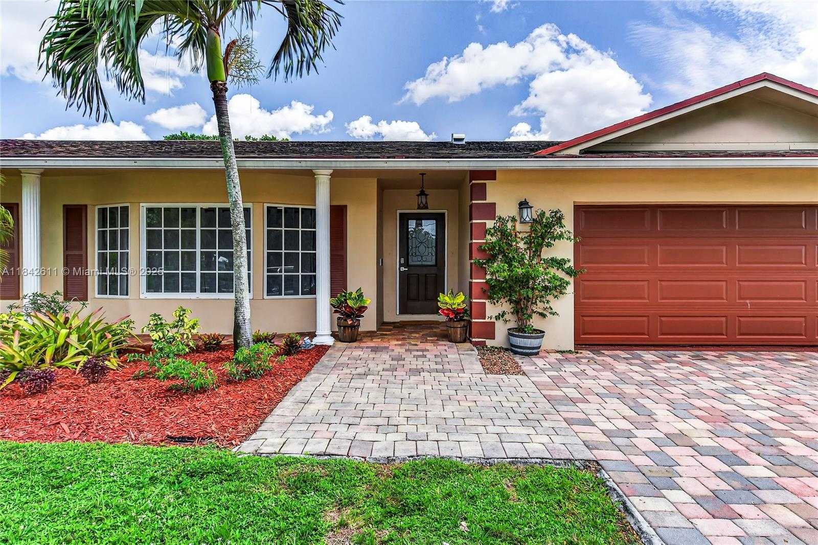 Small Image of 10751 SOUTH WEST 26TH CT, Davie Number 58