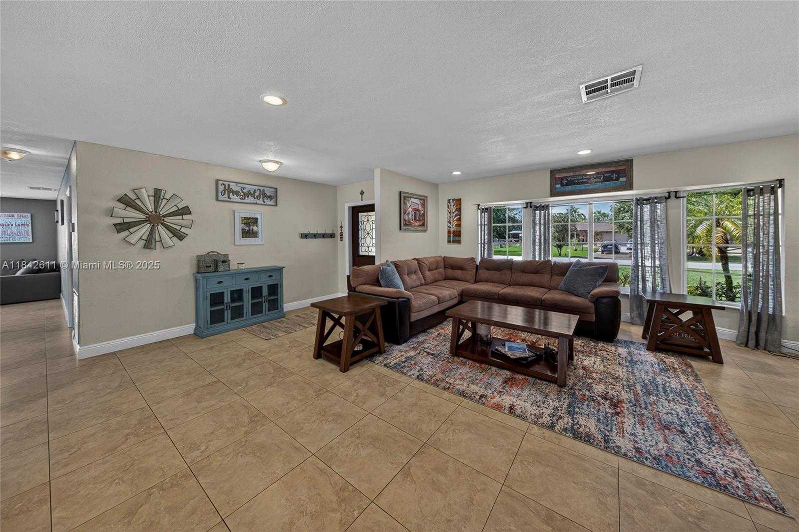 Small Image of 10751 SOUTH WEST 26TH CT, Davie Number 8