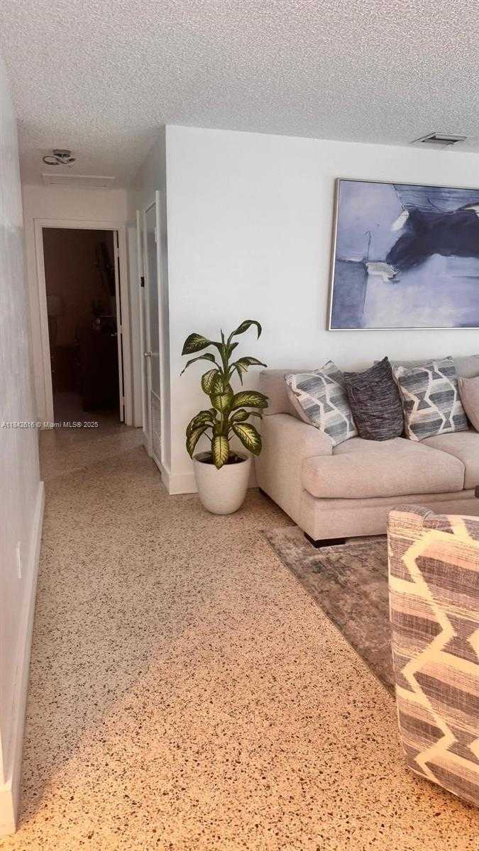 Small Image of 125 WEST 14TH ST, Hialeah Number 5