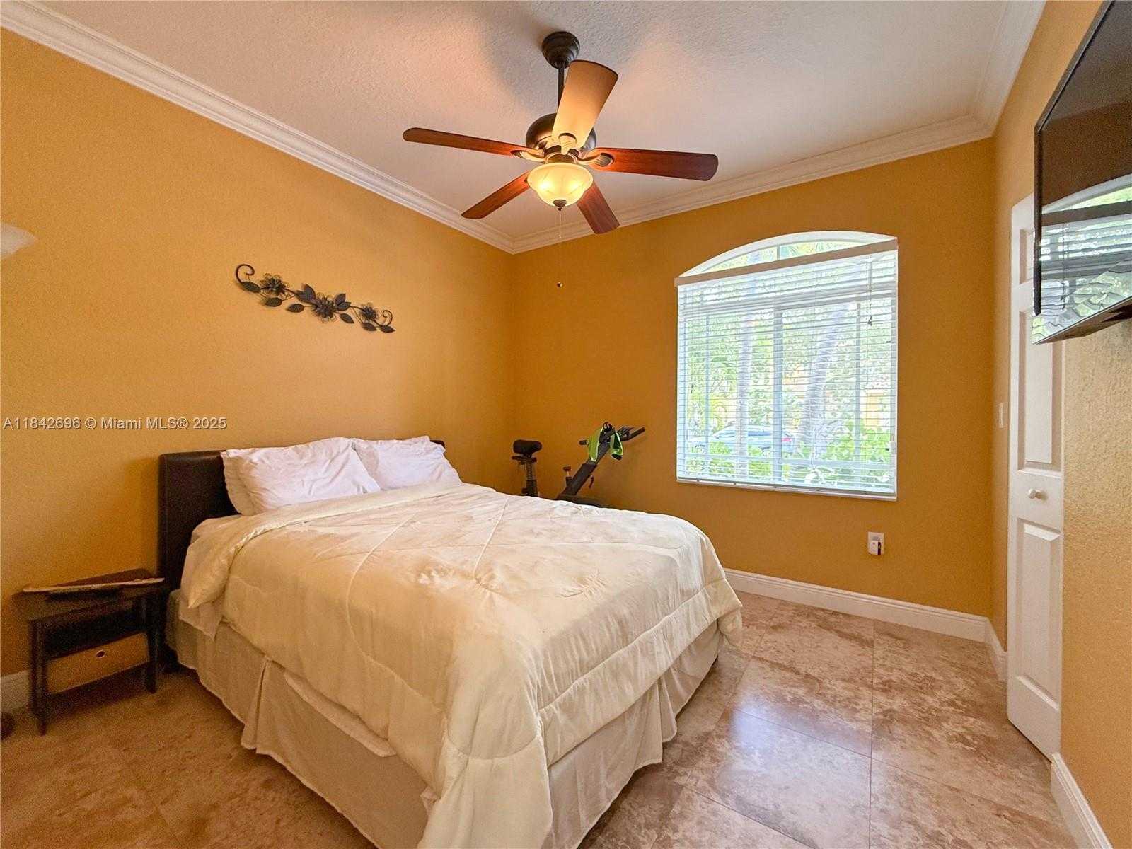 Small Image of 8934 SOUTH WEST 206TH ST, Cutler Bay Number 16