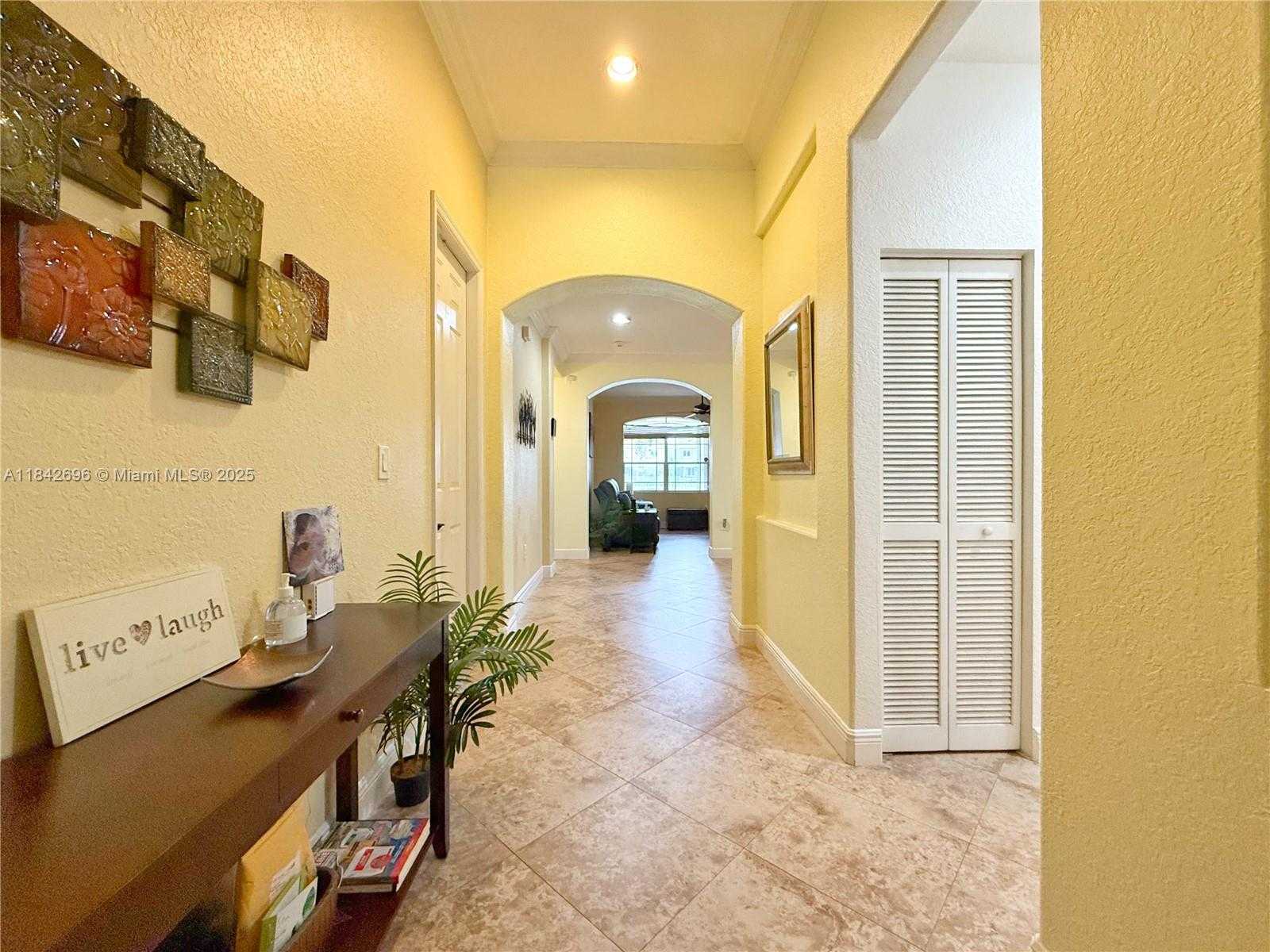 Small Image of 8934 SOUTH WEST 206TH ST, Cutler Bay Number 19