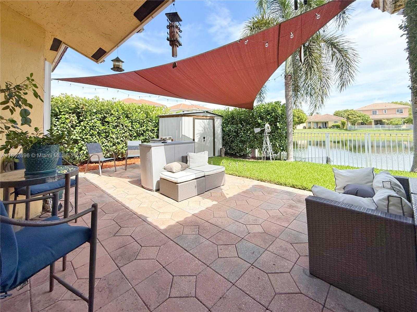 Small Image of 8934 SOUTH WEST 206TH ST, Cutler Bay Number 2