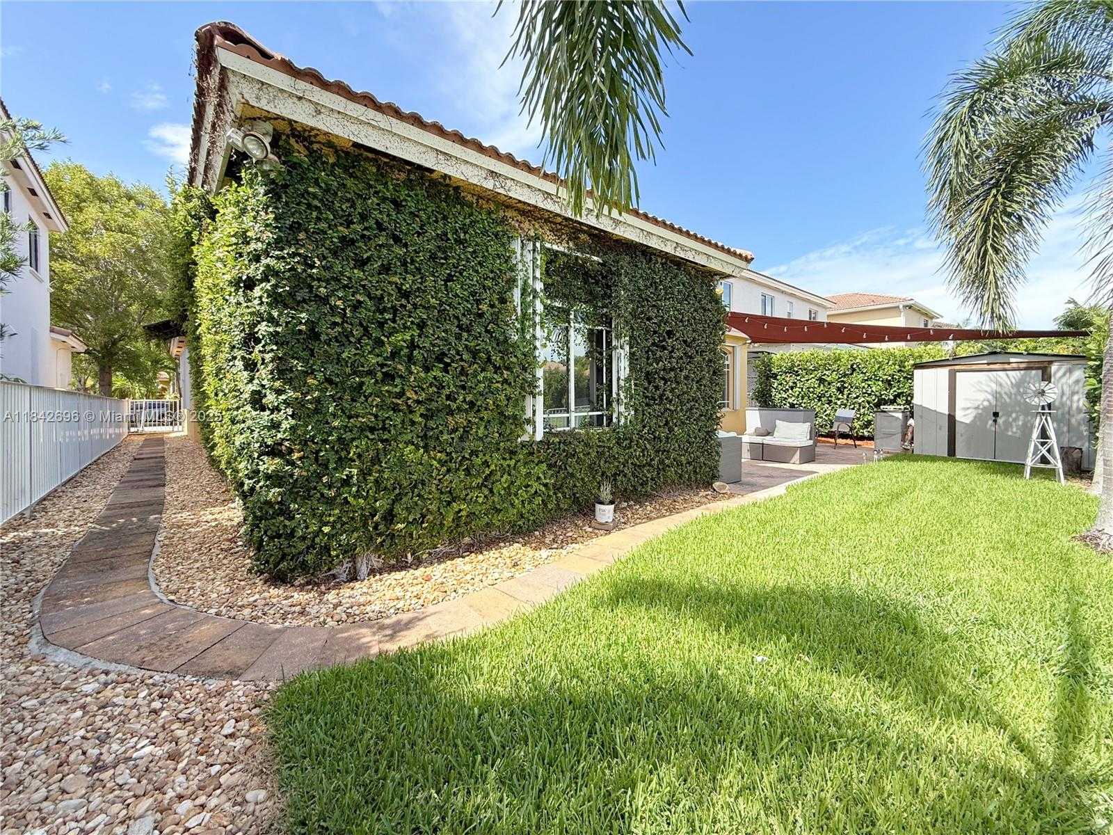 Small Image of 8934 SOUTH WEST 206TH ST, Cutler Bay Number 25