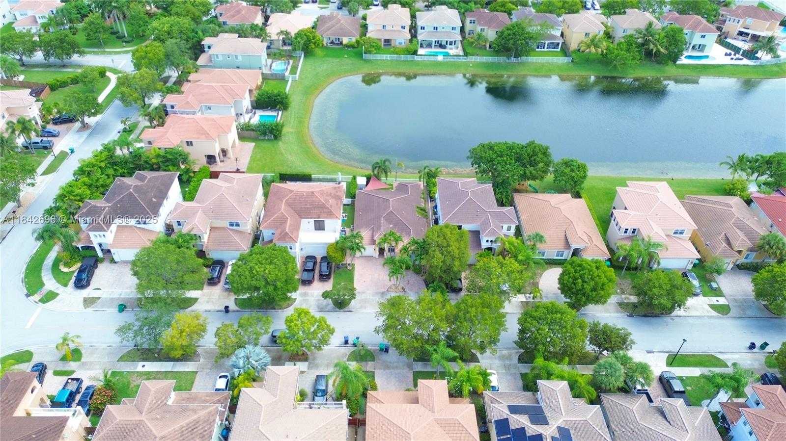 Small Image of 8934 SOUTH WEST 206TH ST, Cutler Bay Number 28