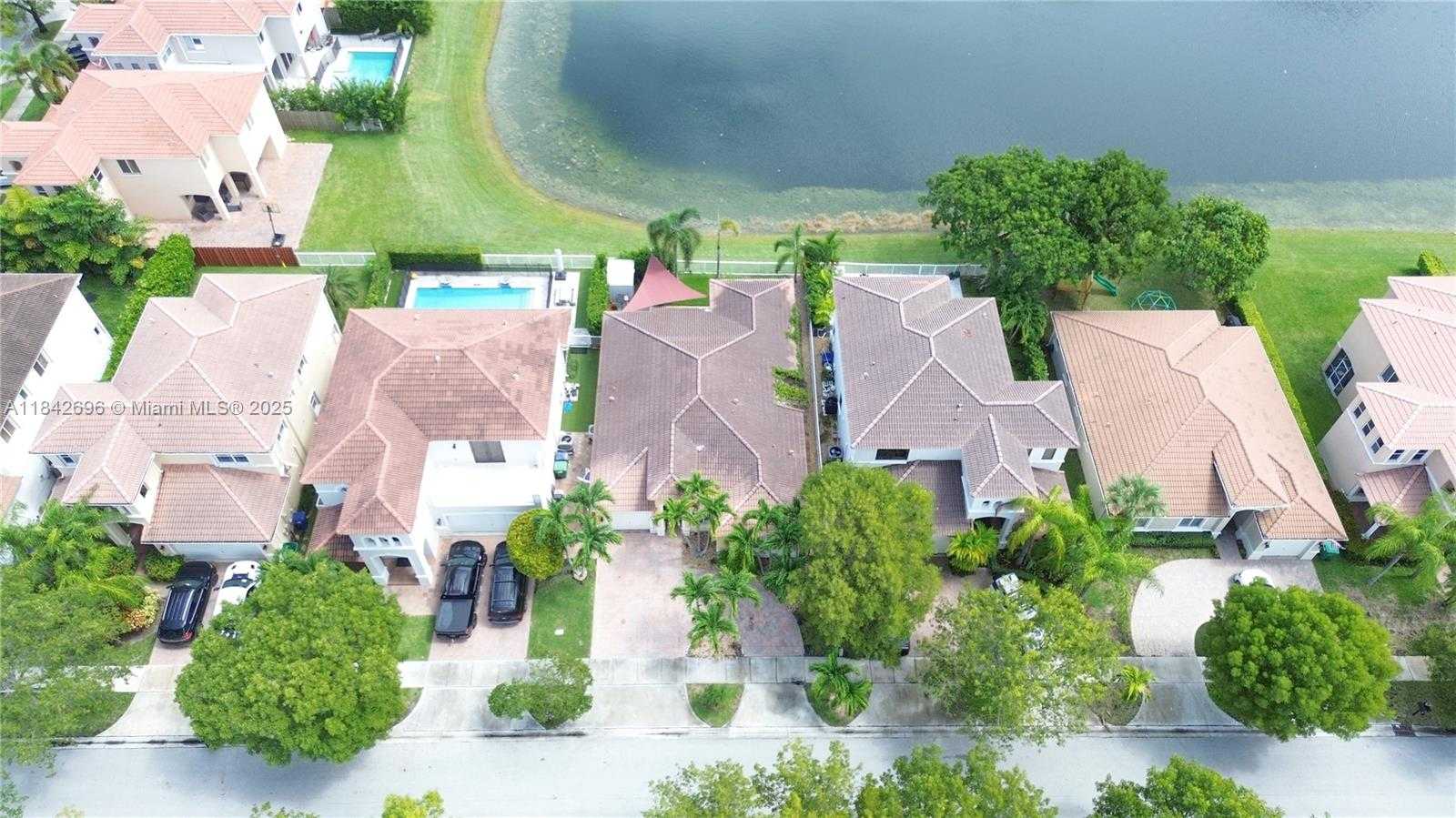 Small Image of 8934 SOUTH WEST 206TH ST, Cutler Bay Number 3