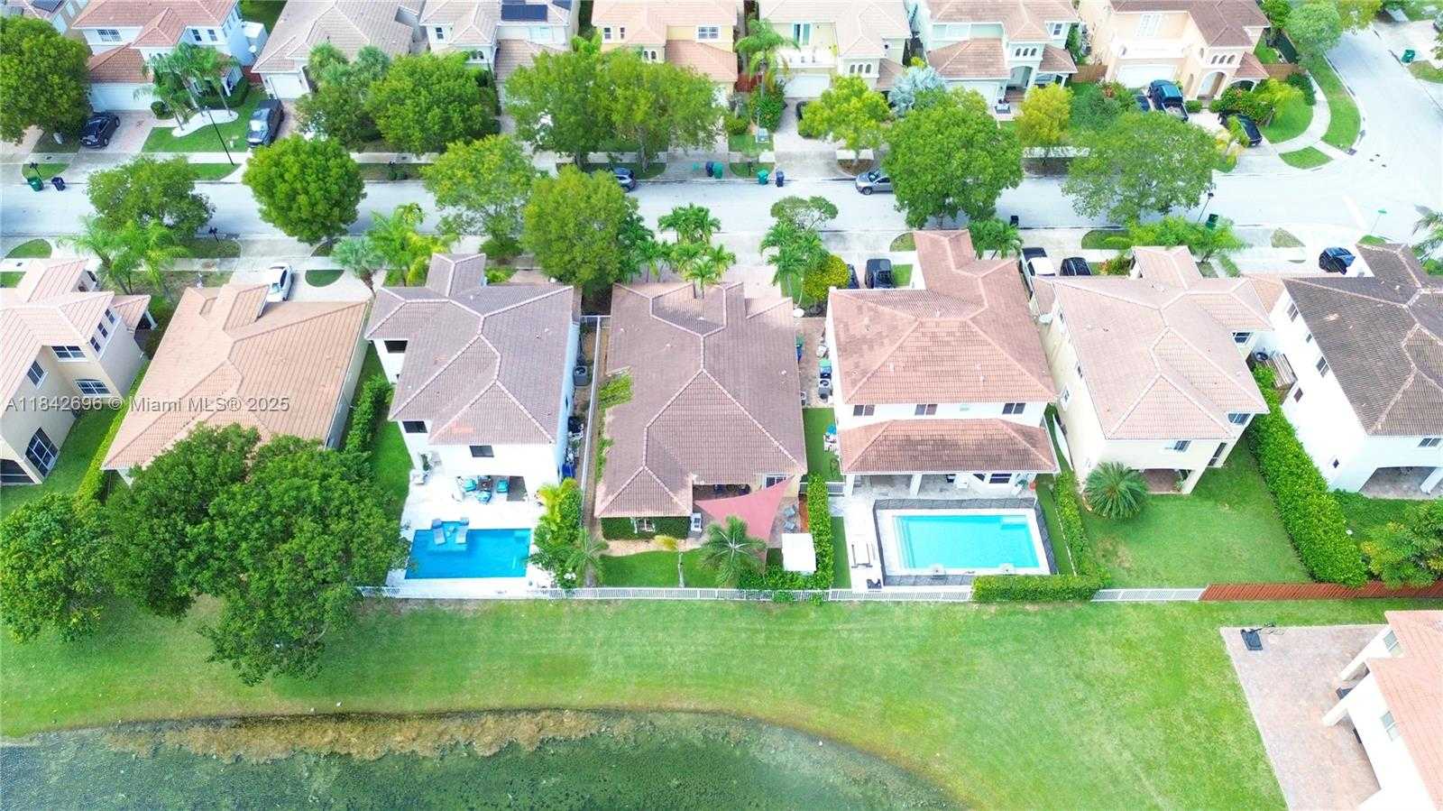 Small Image of 8934 SOUTH WEST 206TH ST, Cutler Bay Number 34