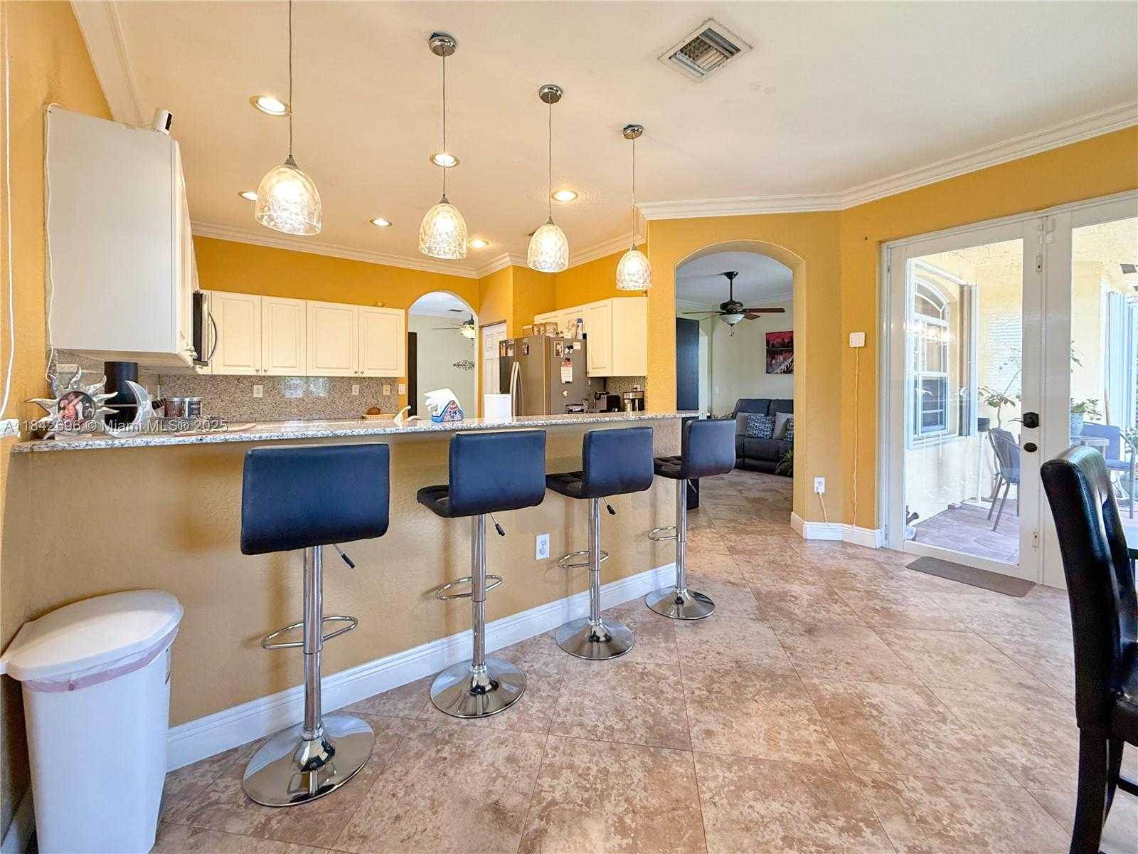 Small Image of 8934 SOUTH WEST 206TH ST, Cutler Bay Number 7