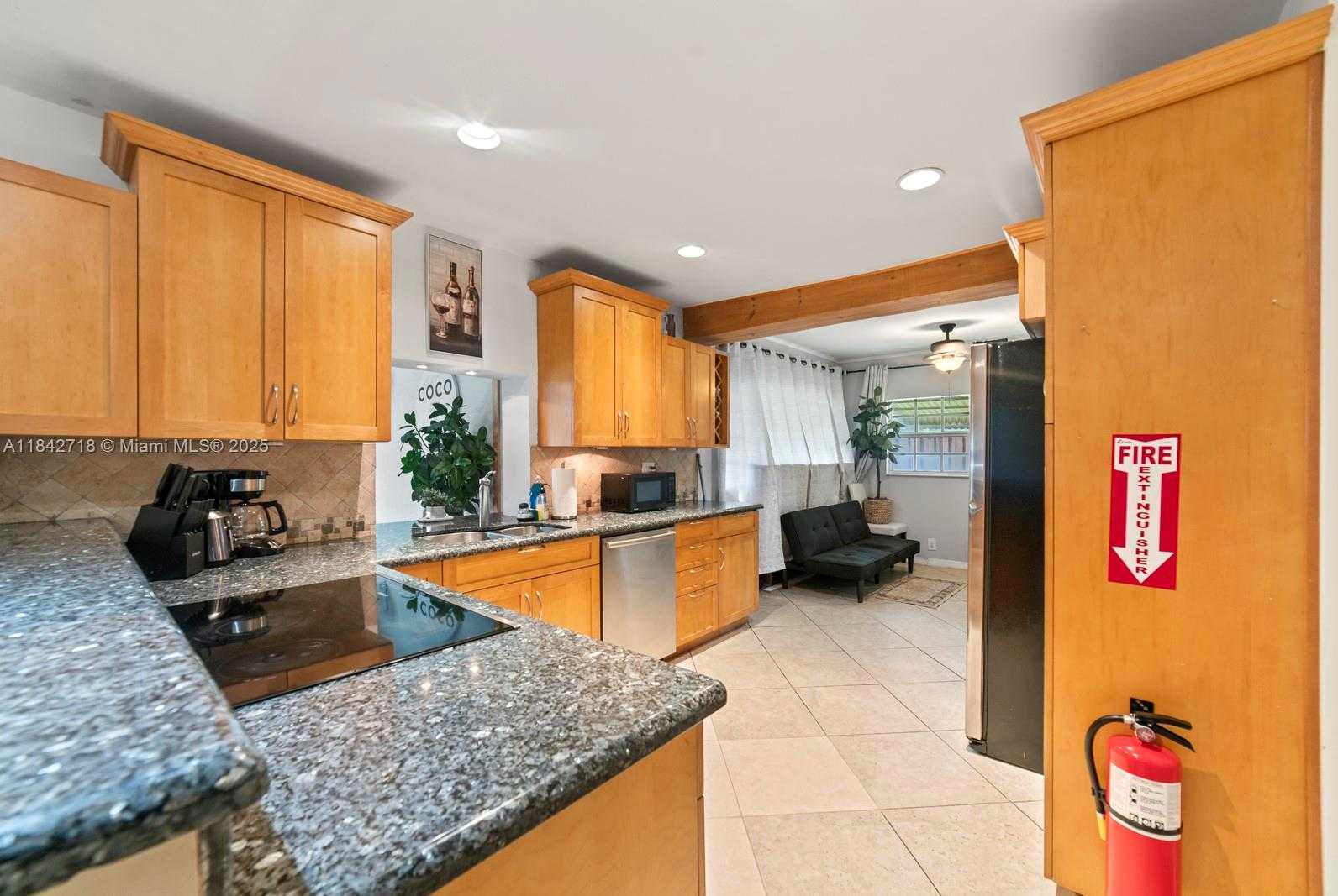 Small Image of 2708 CLEVELAND ST, Hollywood Number 29