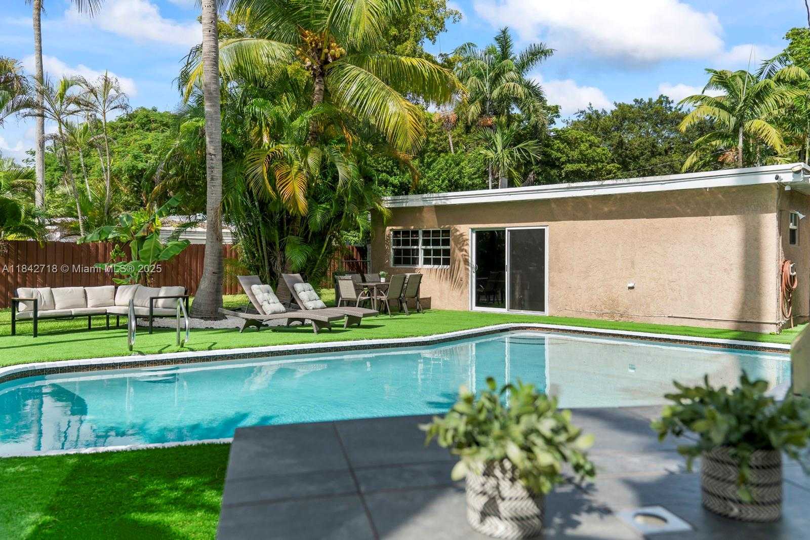 Small Image of 2708 CLEVELAND ST, Hollywood Number 9