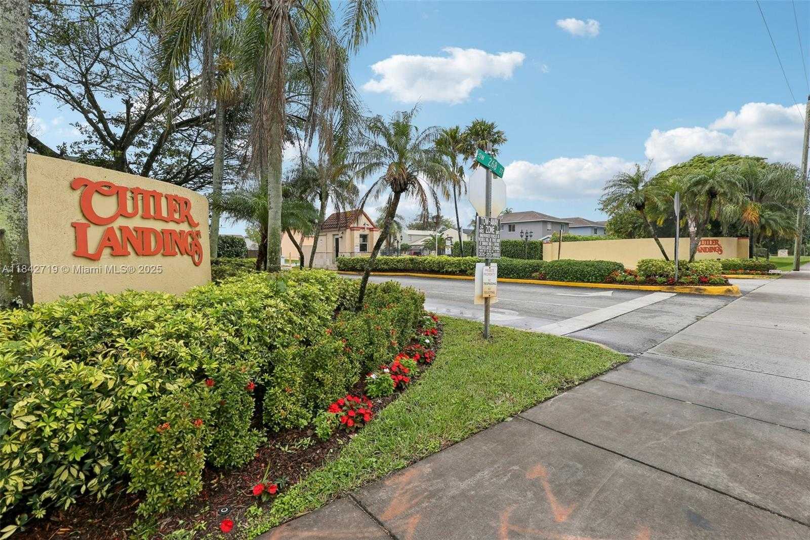 Small Image of 27277 SOUTH WEST 121ST CT, Homestead Number 24