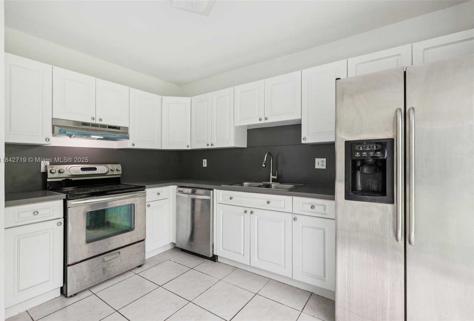 Small Image of 27277 SOUTH WEST 121ST CT, Homestead Number 6