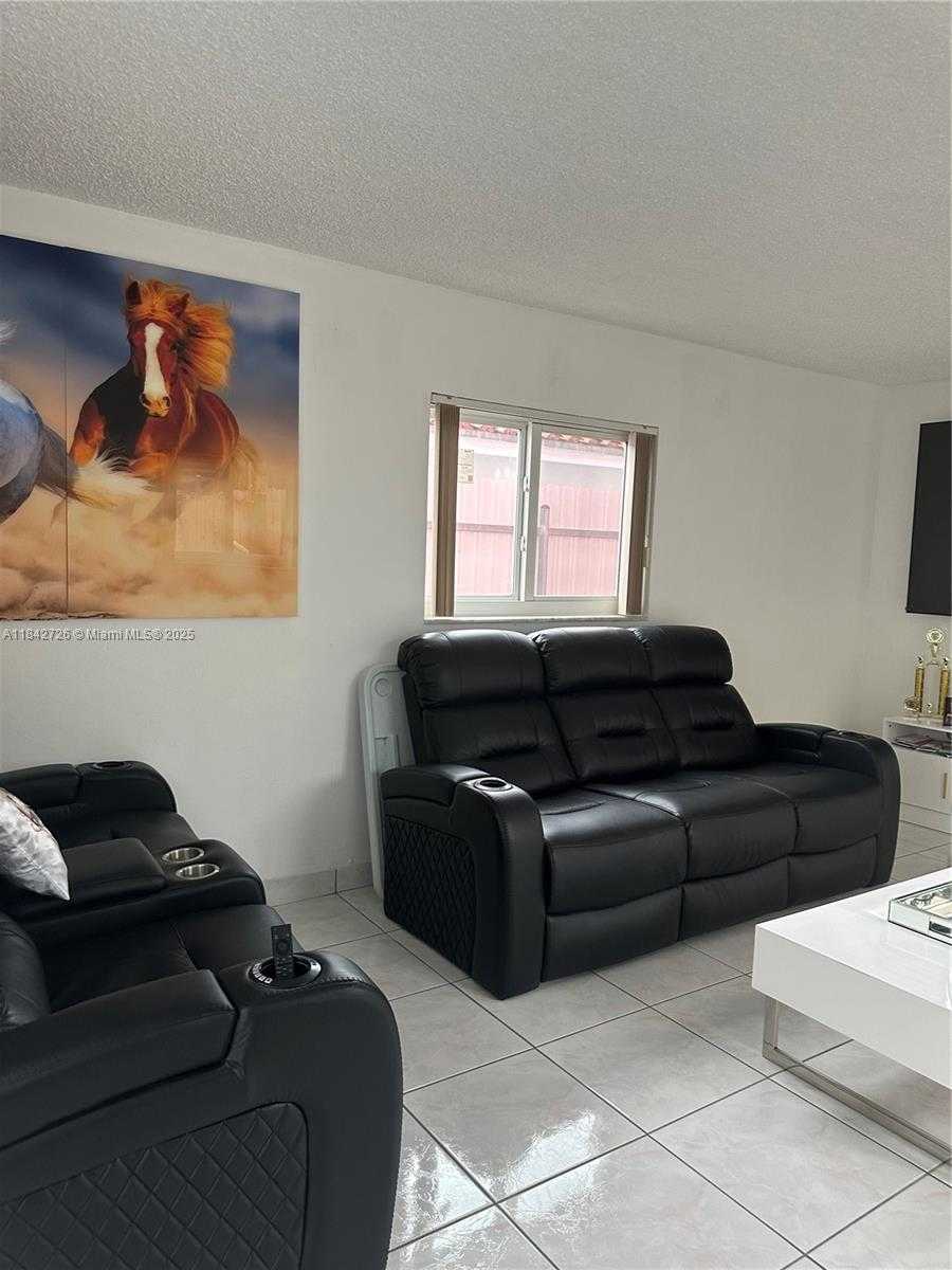 Small Image of 380 WEST 45TH ST, Hialeah Number 2