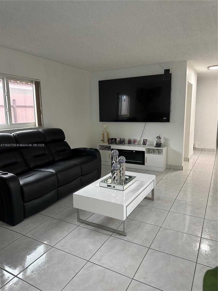 Small Image of 380 WEST 45TH ST, Hialeah Number 3