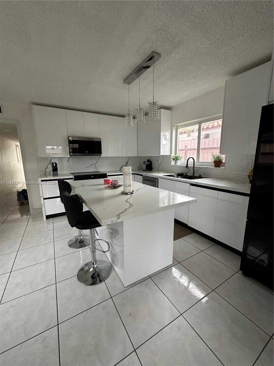 Small Image of 380 WEST 45TH ST, Hialeah Number 6