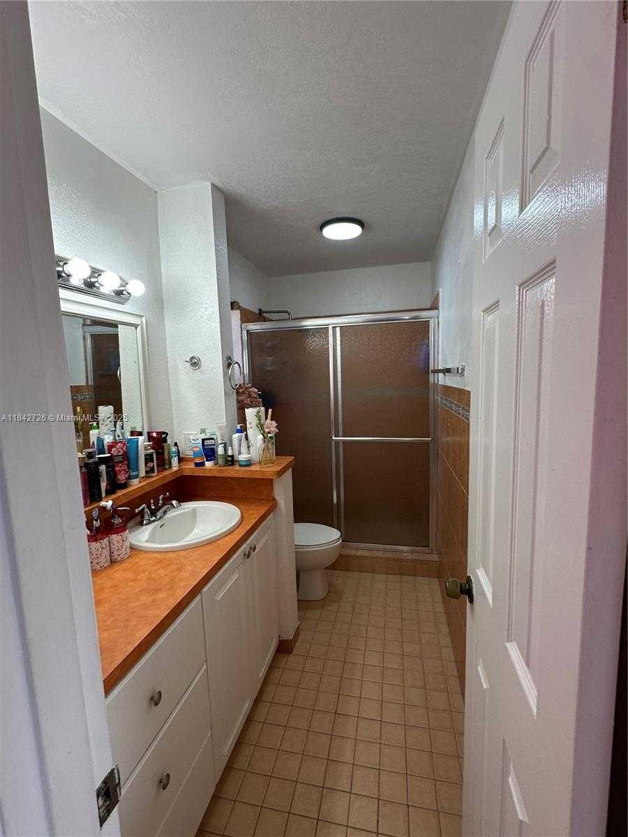 Small Image of 380 WEST 45TH ST, Hialeah Number 8
