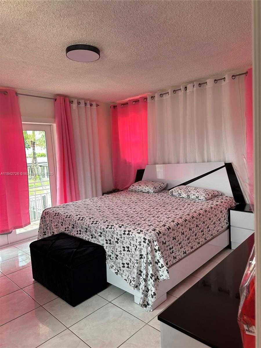 Small Image of 380 WEST 45TH ST, Hialeah Number 9
