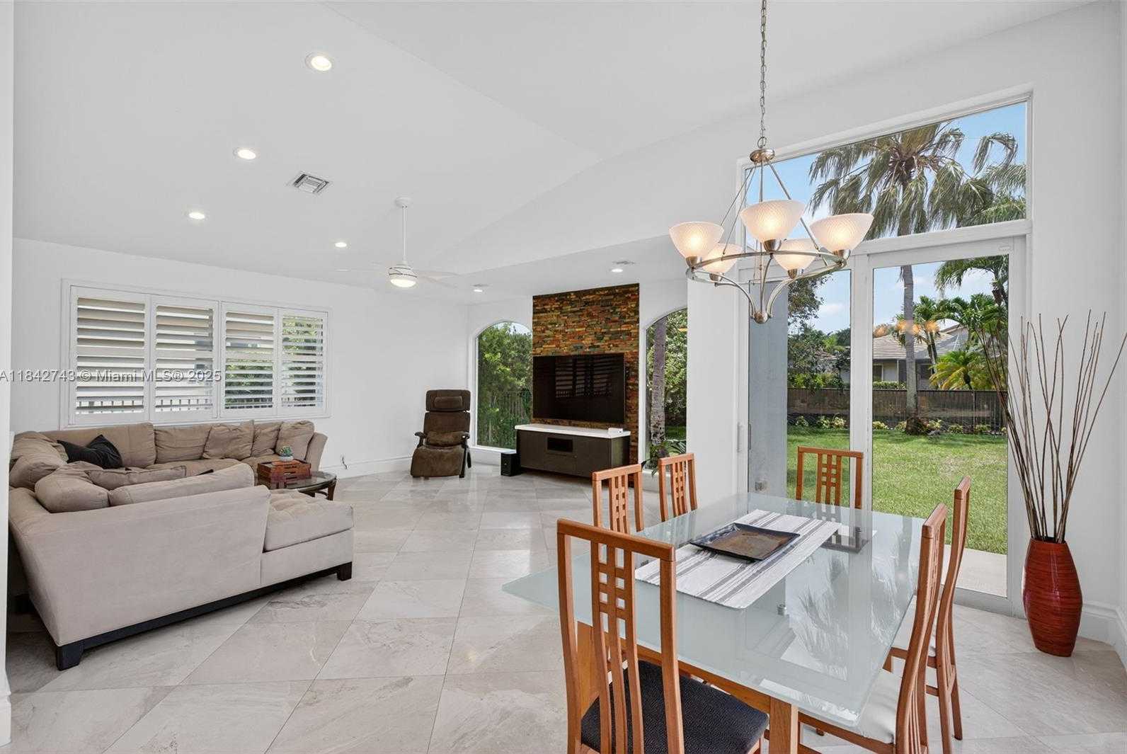 Small Image of 1347 GINGER CIR, Weston Number 25