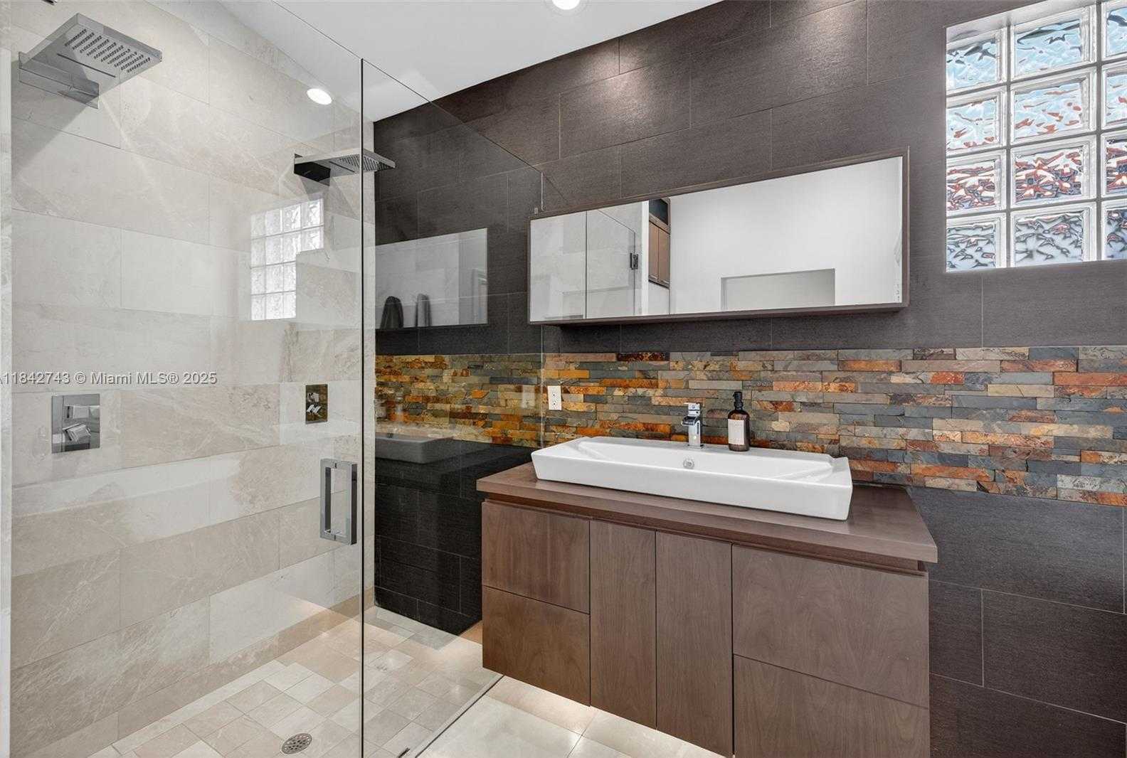 Small Image of 1347 GINGER CIR, Weston Number 41
