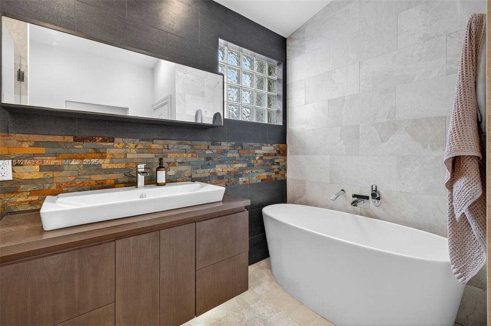 Small Image of 1347 GINGER CIR, Weston Number 42