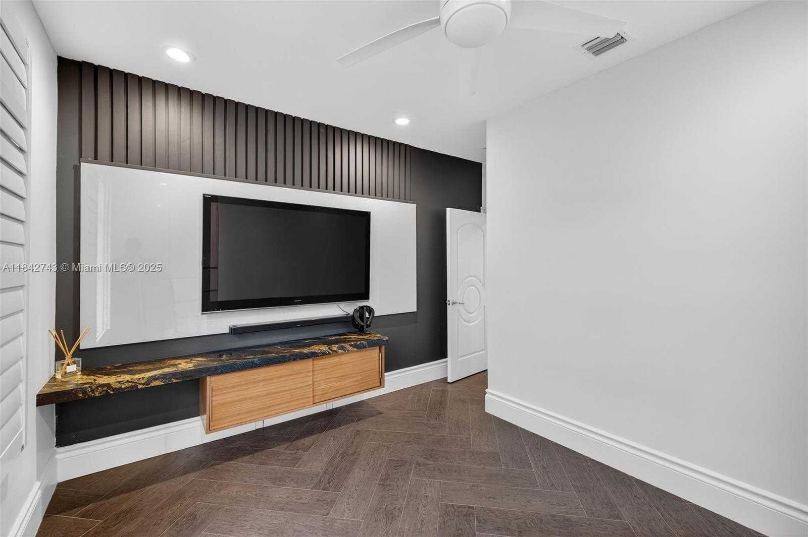 Small Image of 1347 GINGER CIR, Weston Number 45