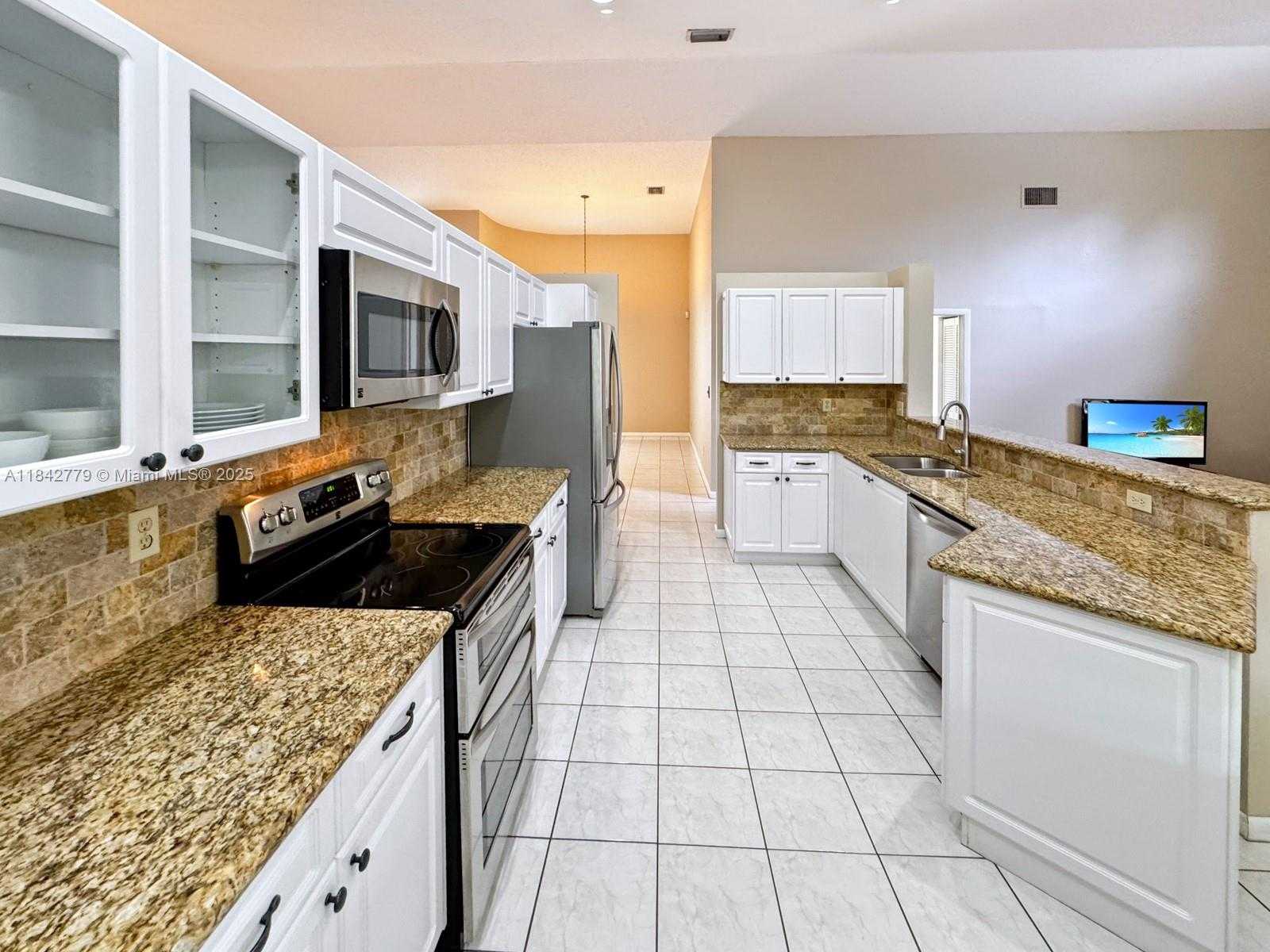 Small Image of 10621 PARIS ST, Cooper City Number 13