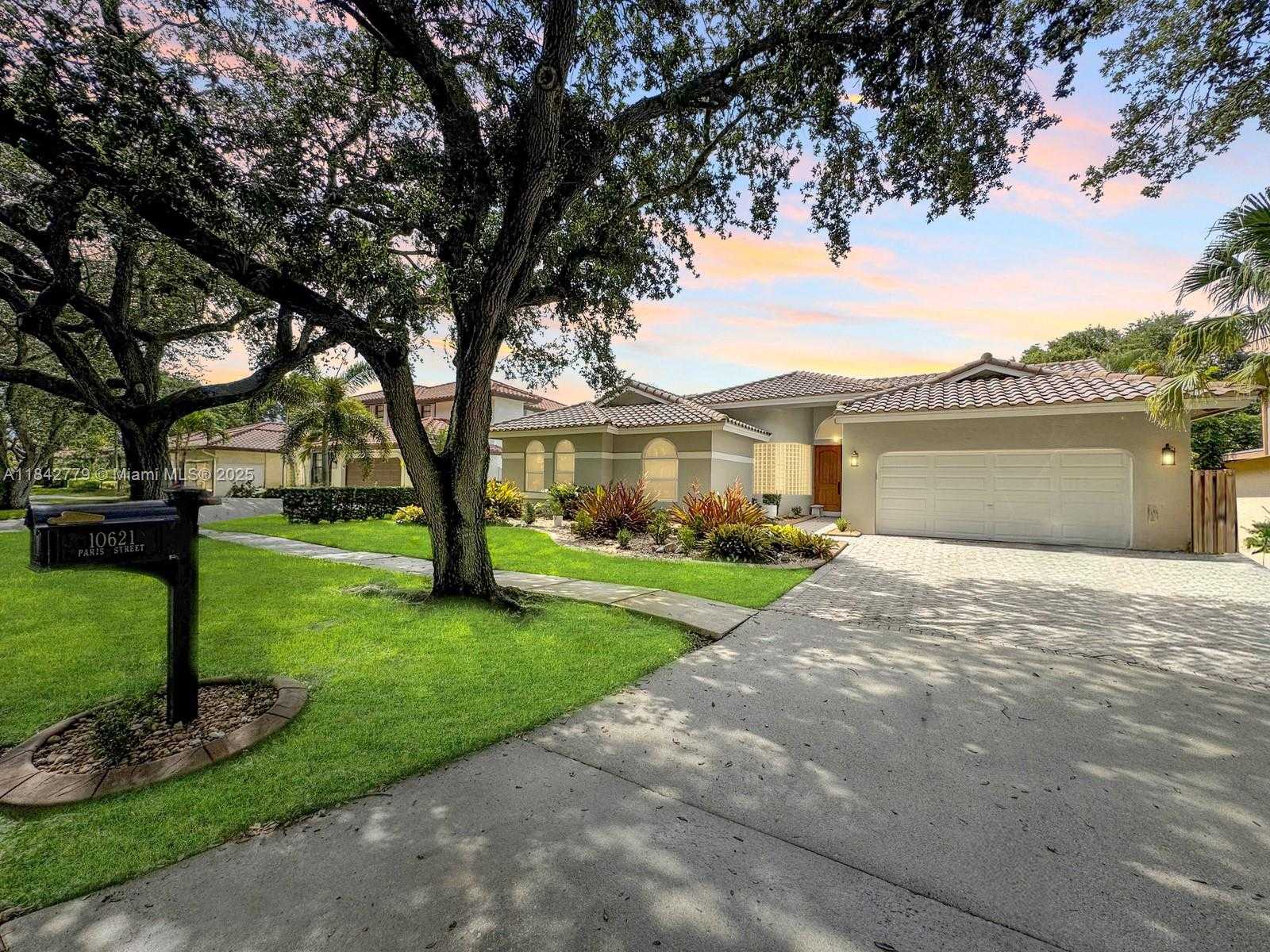 Small Image of 10621 PARIS ST, Cooper City Number 2