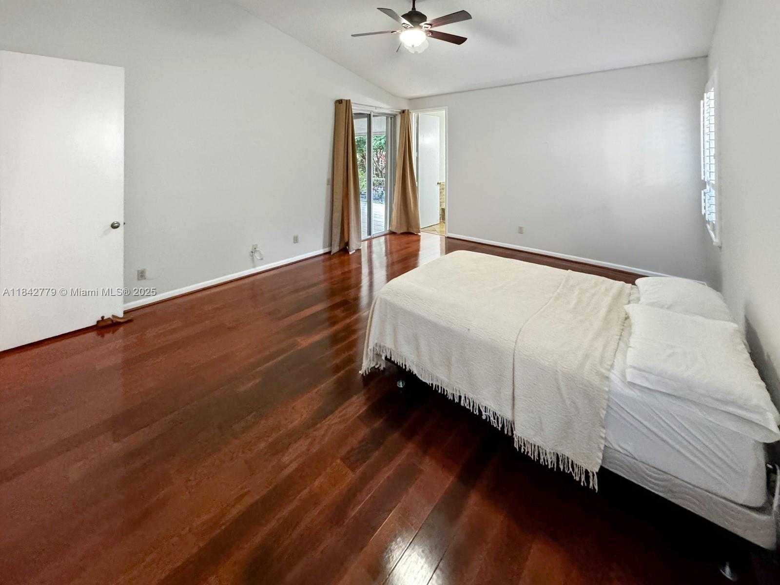 Small Image of 10621 PARIS ST, Cooper City Number 24