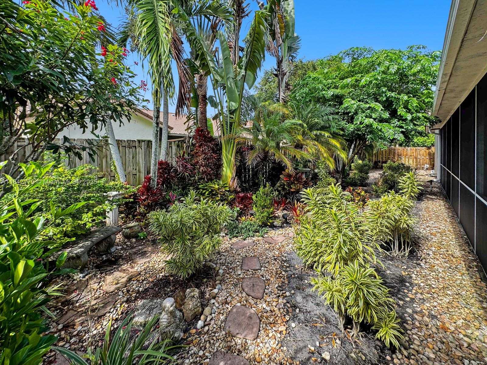 Small Image of 10621 PARIS ST, Cooper City Number 44