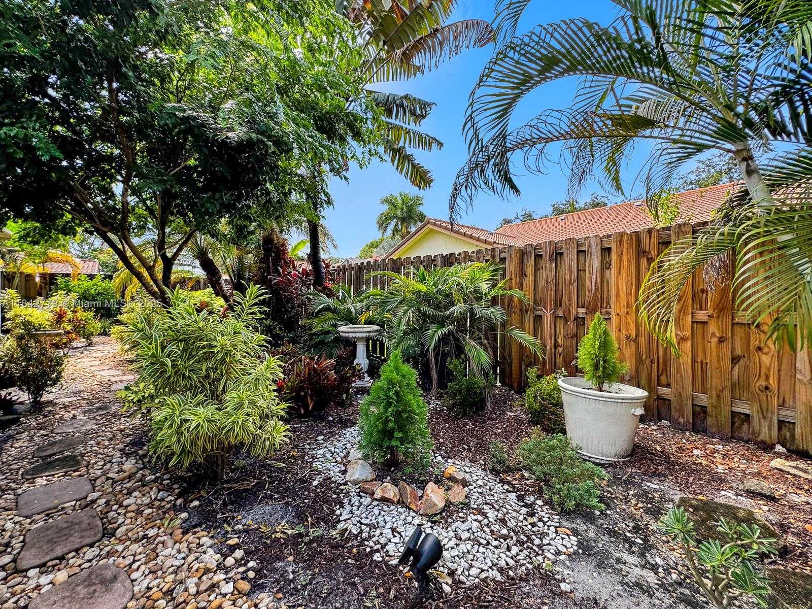 Small Image of 10621 PARIS ST, Cooper City Number 46