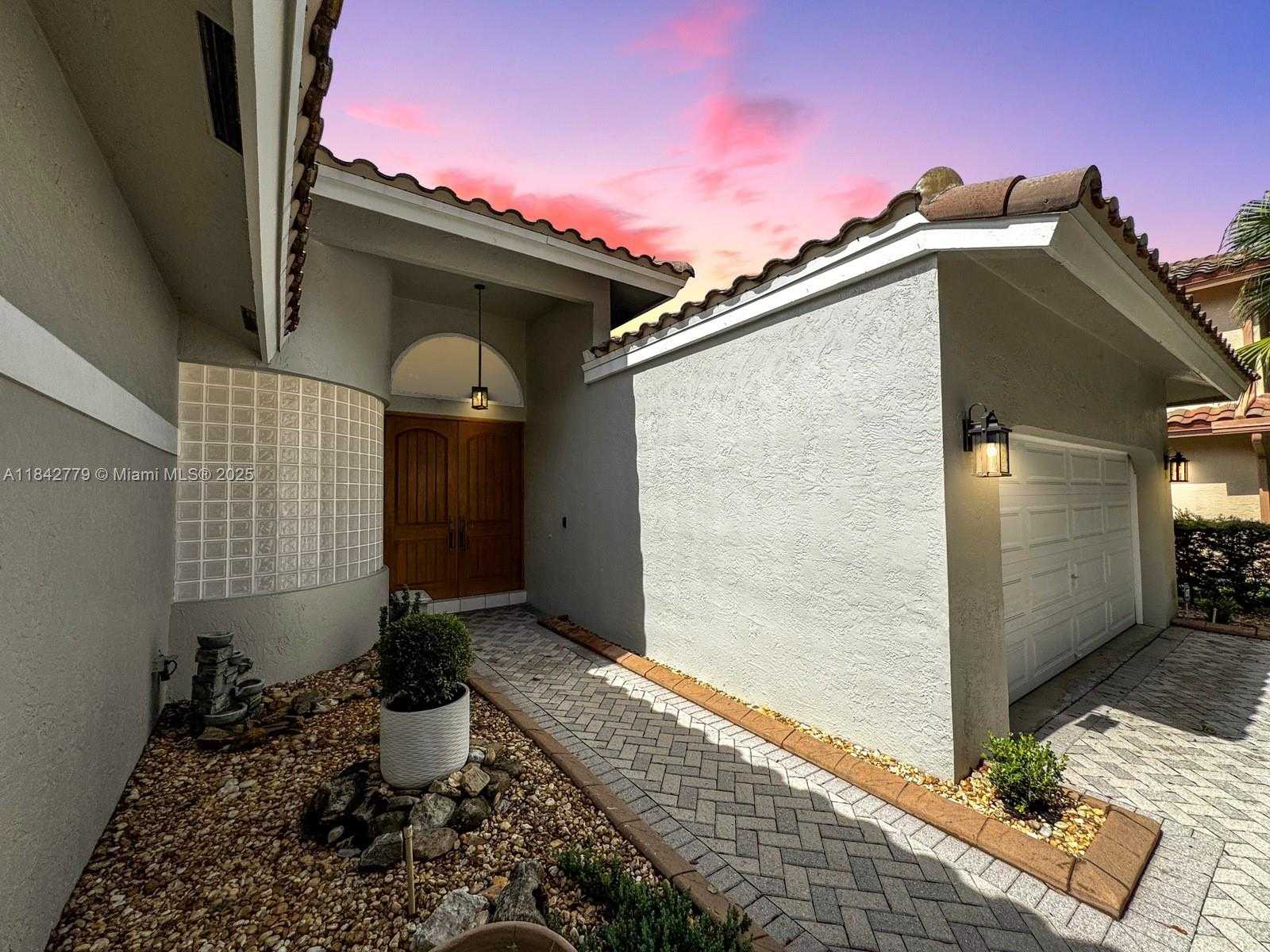 Small Image of 10621 PARIS ST, Cooper City Number 5