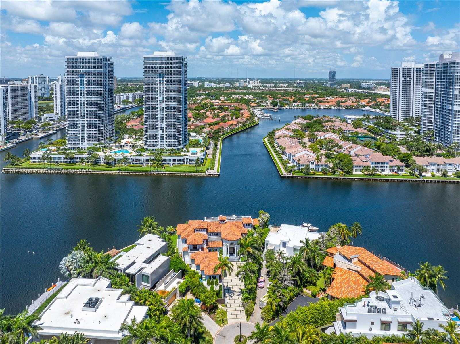 Small Image of 498 NORTH PARKWAY PKWY, Golden Beach Number 3