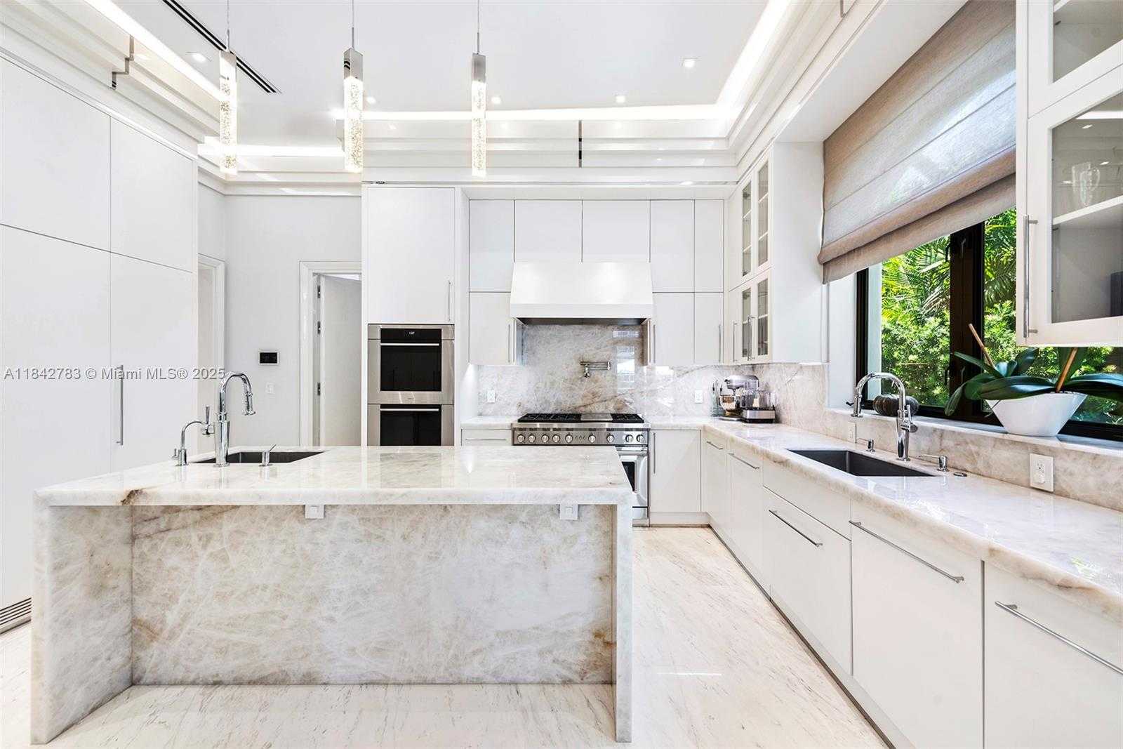 Small Image of 498 NORTH PARKWAY PKWY, Golden Beach Number 38