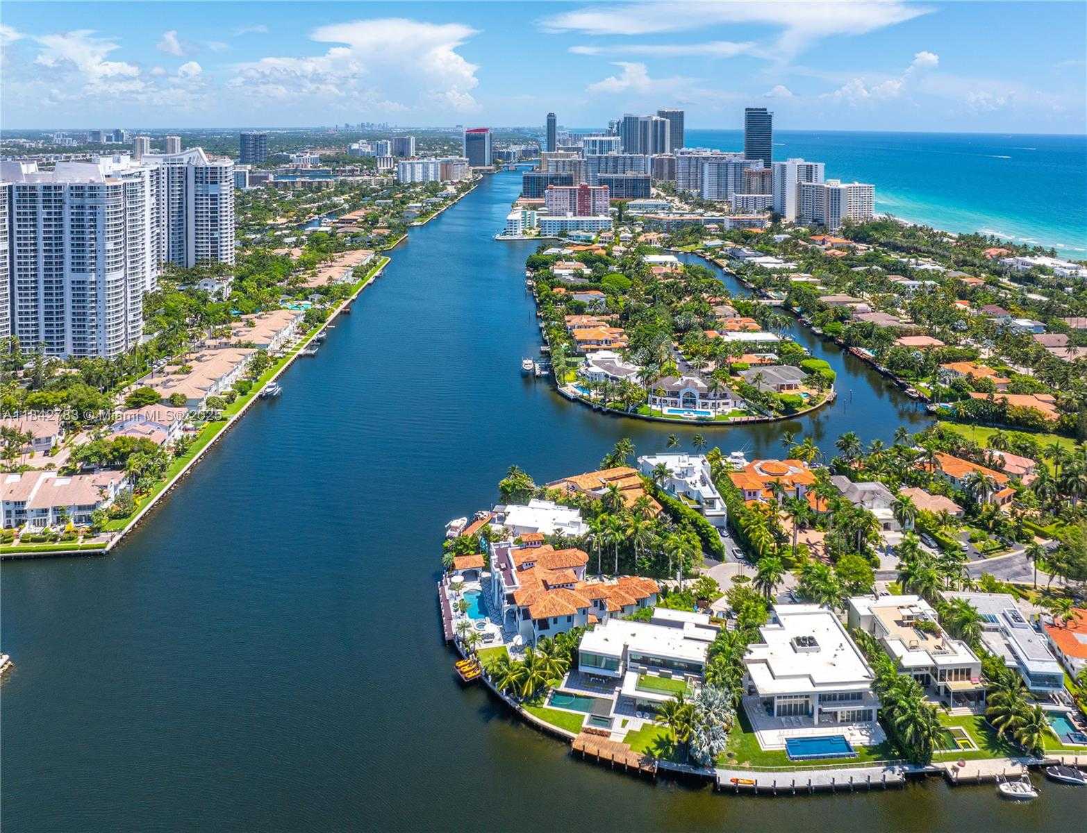 Small Image of 498 NORTH PARKWAY PKWY, Golden Beach Number 4