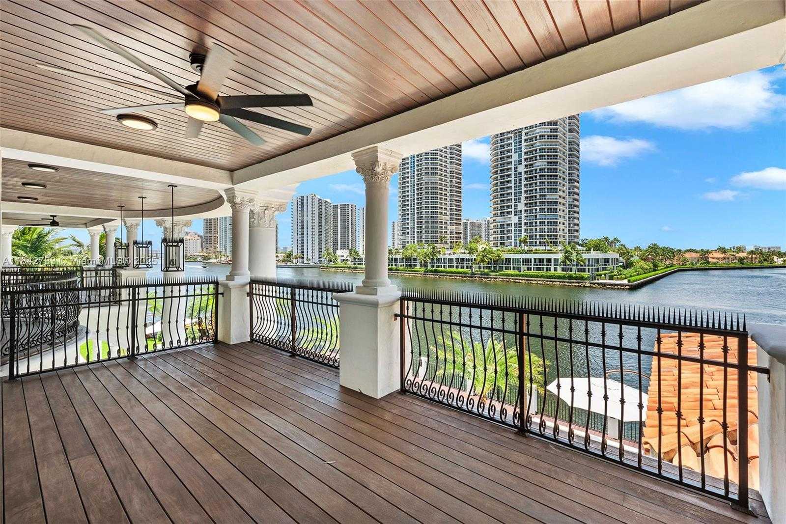 Small Image of 498 NORTH PARKWAY PKWY, Golden Beach Number 57