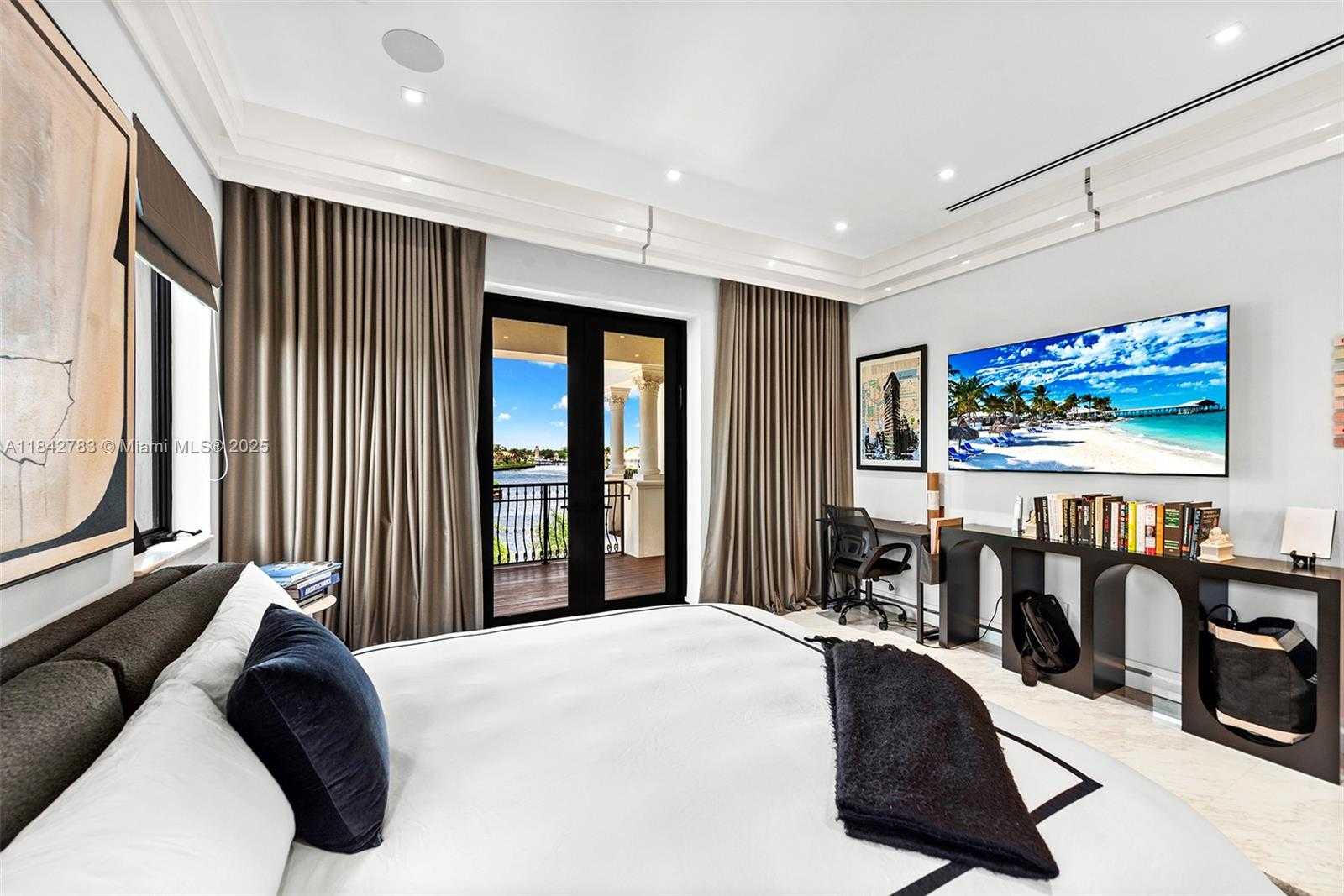 Small Image of 498 NORTH PARKWAY PKWY, Golden Beach Number 62