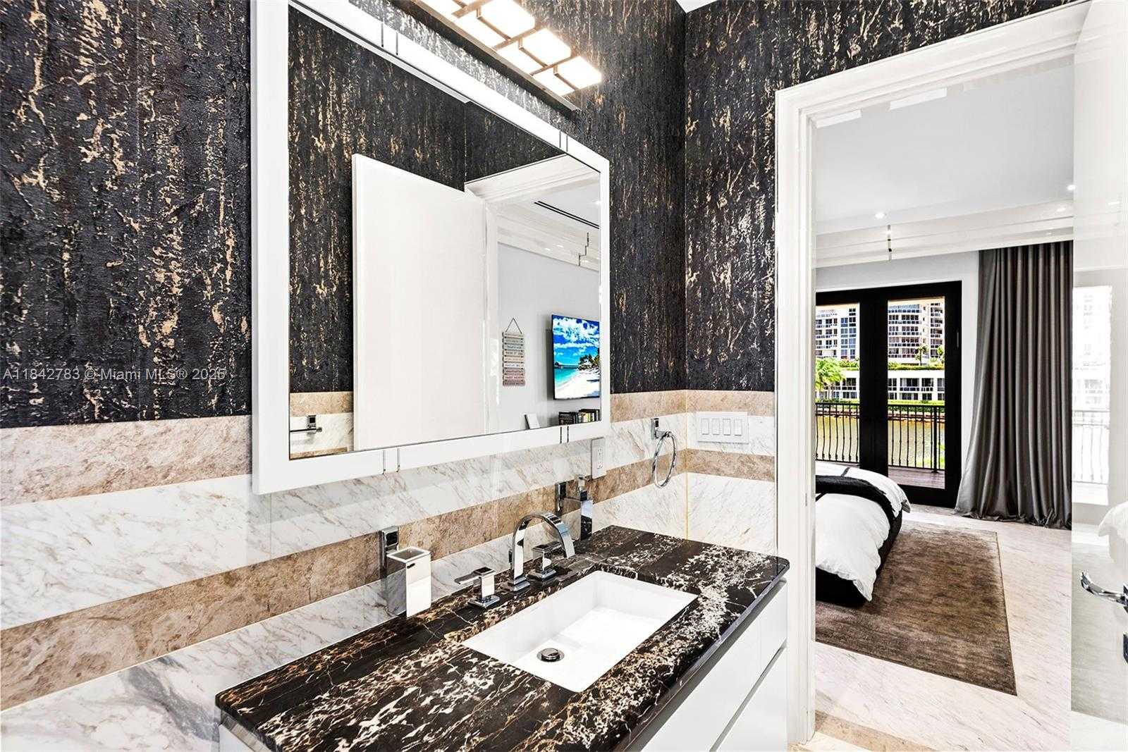 Small Image of 498 NORTH PARKWAY PKWY, Golden Beach Number 64