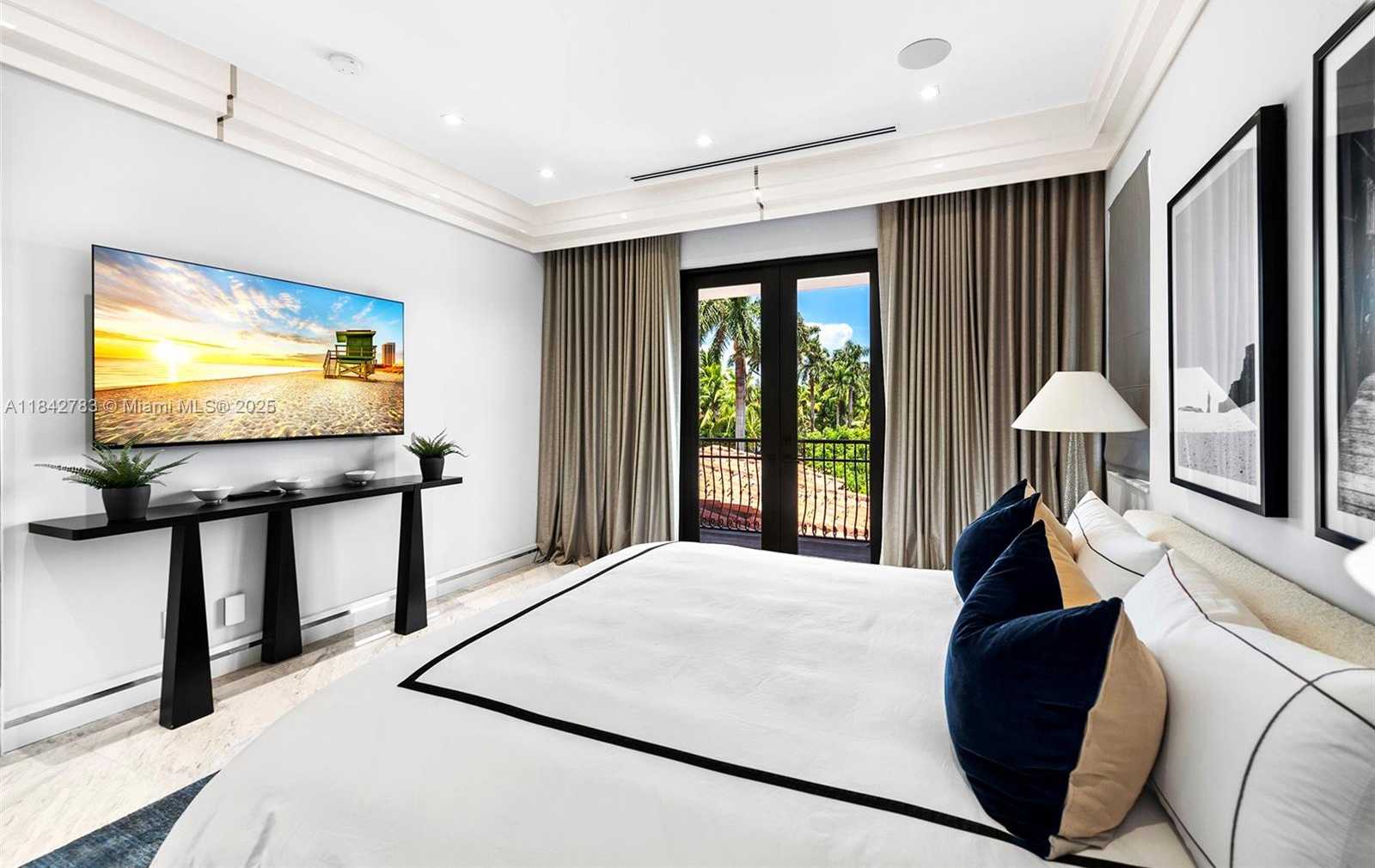 Small Image of 498 NORTH PARKWAY PKWY, Golden Beach Number 71