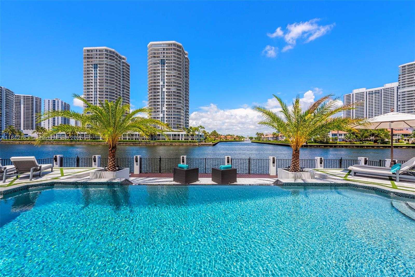 Small Image of 498 NORTH PARKWAY PKWY, Golden Beach Number 87